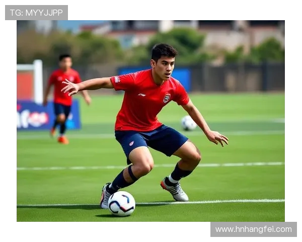 足球球员如何增强场上的观察力与决策能力