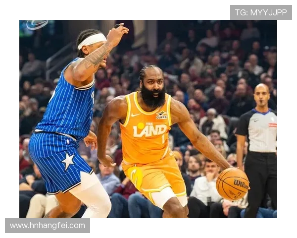 双核联手首节精彩对决哈登米切尔各显神通助力球队争胜 双核联手首节精彩对决哈登米切尔各显神通助力球队争胜